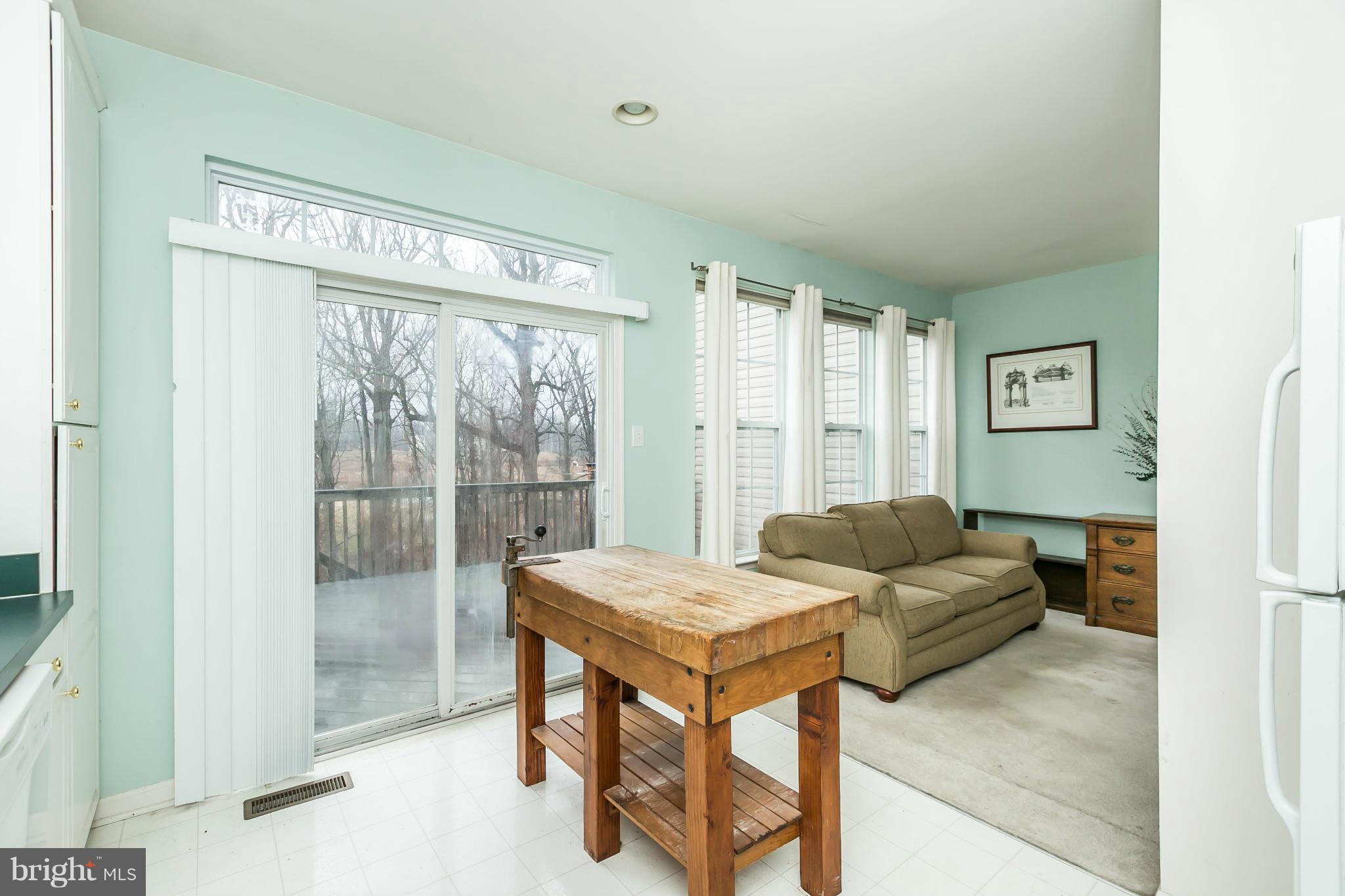 HOLLIFIELD STATION - Residential