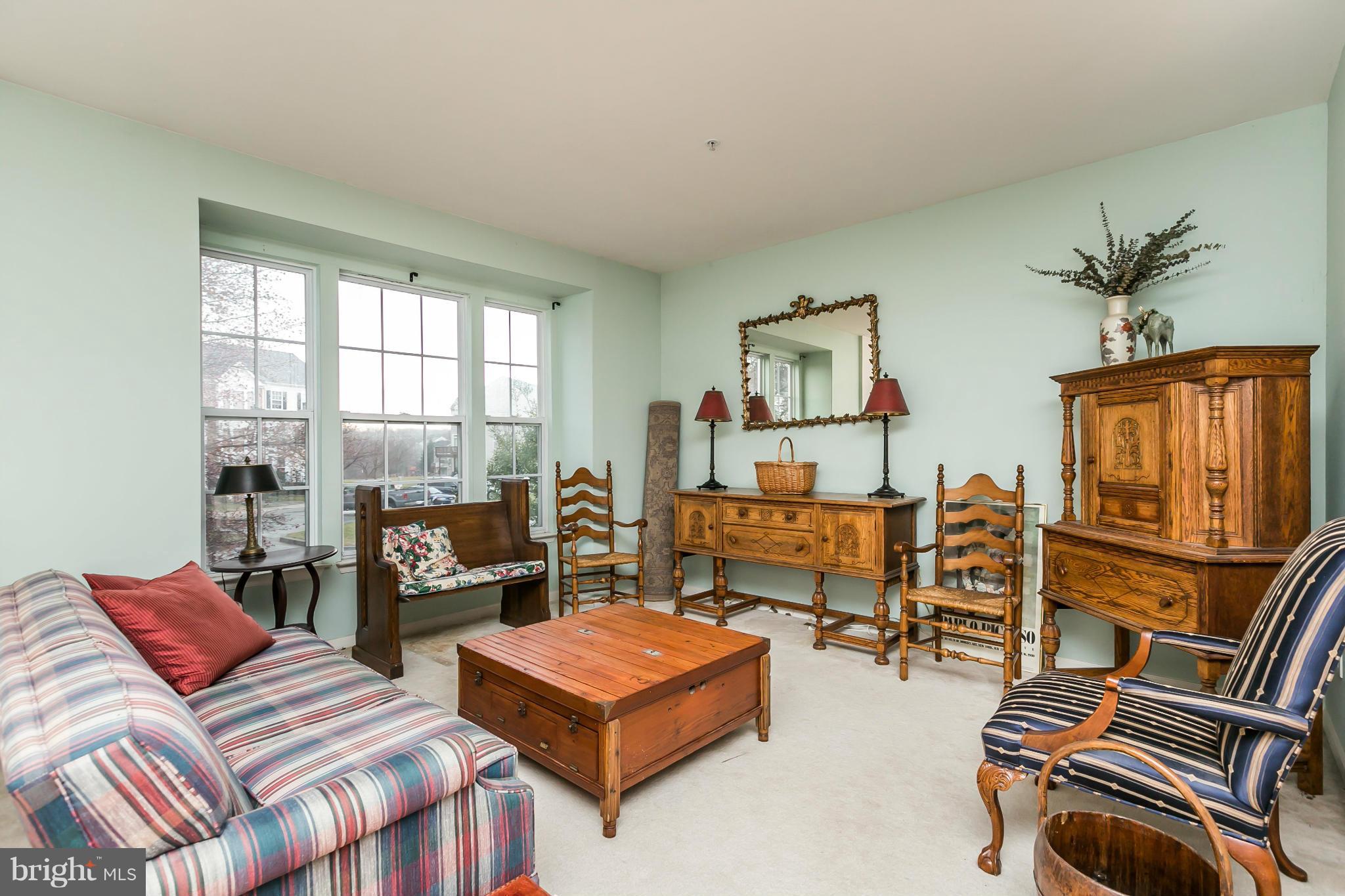 HOLLIFIELD STATION - Residential