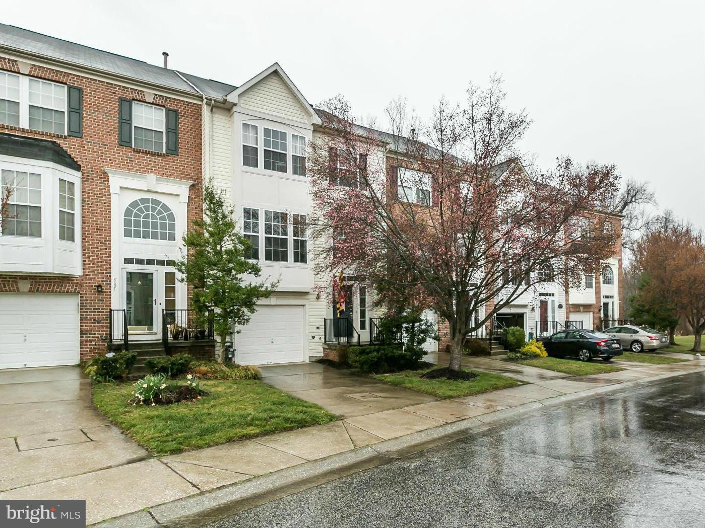 HOLLIFIELD STATION - Residential