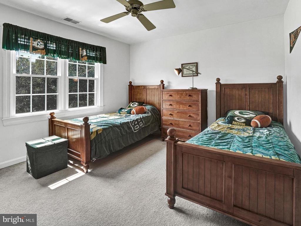 HOLBROOK HEIGHTS - Residential