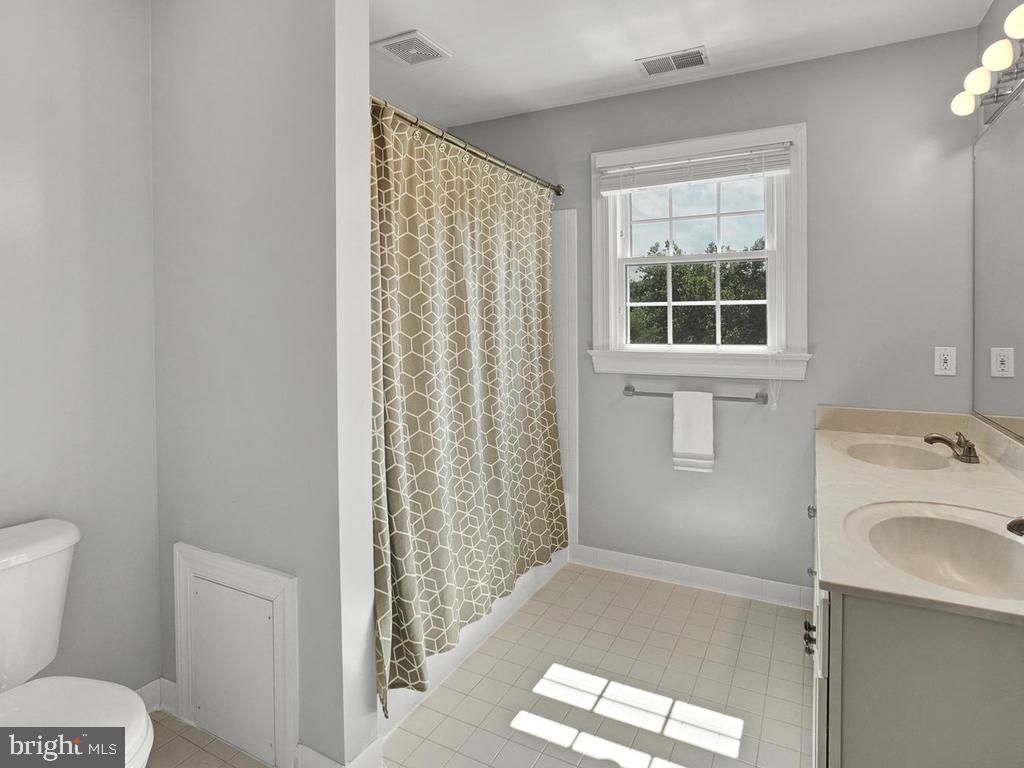 HOLBROOK HEIGHTS - Residential