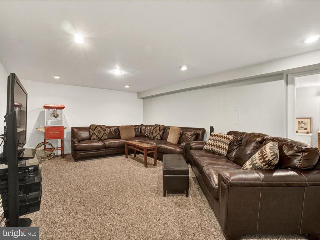 HOLBROOK HEIGHTS - Residential