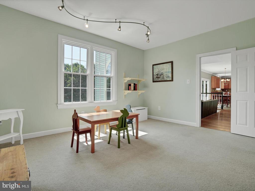 HOLBROOK HEIGHTS - Residential