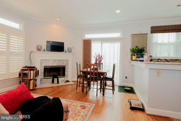 SUNNYSIDE - Residential Lease