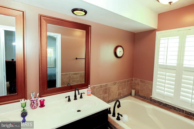 SUNNYSIDE - Residential Lease