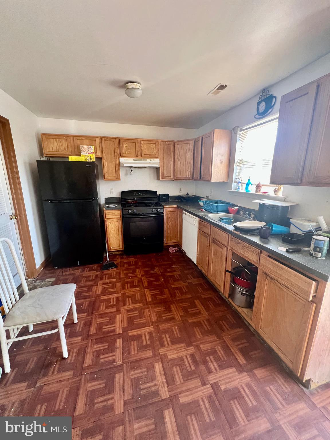 137 W GREENFIELD AVENUE