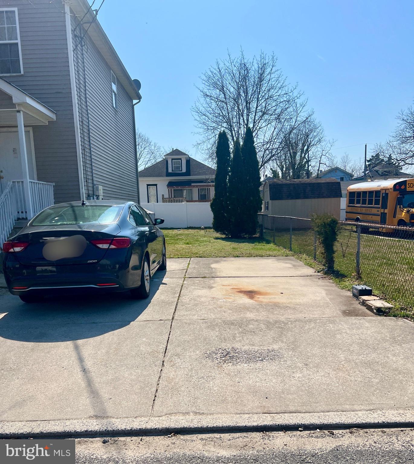 137 W GREENFIELD AVENUE