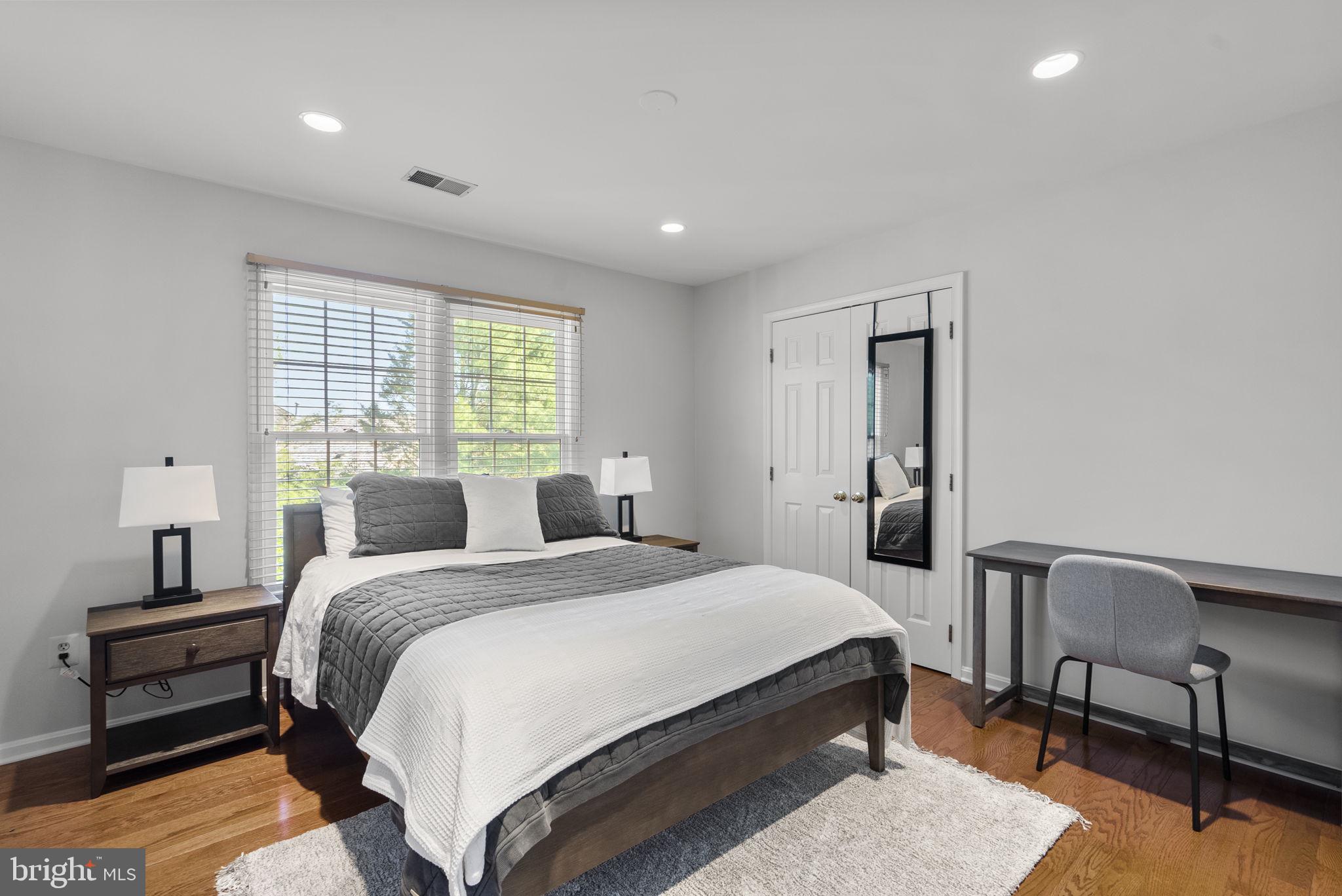 WILLOWS OF POTOMAC - Residential
