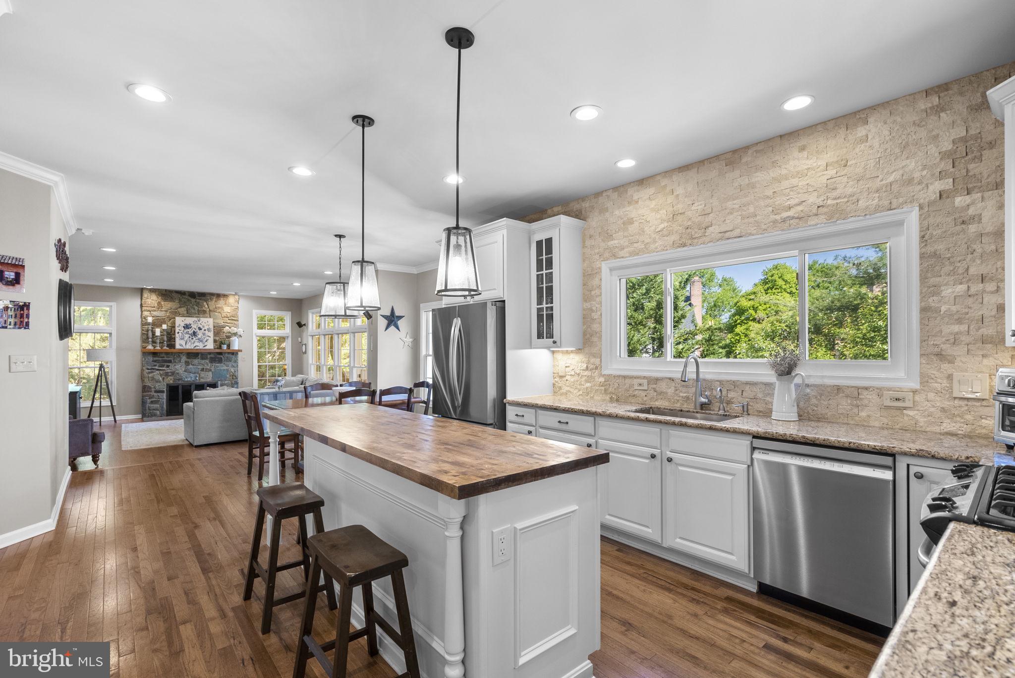 WILLOWS OF POTOMAC - Residential