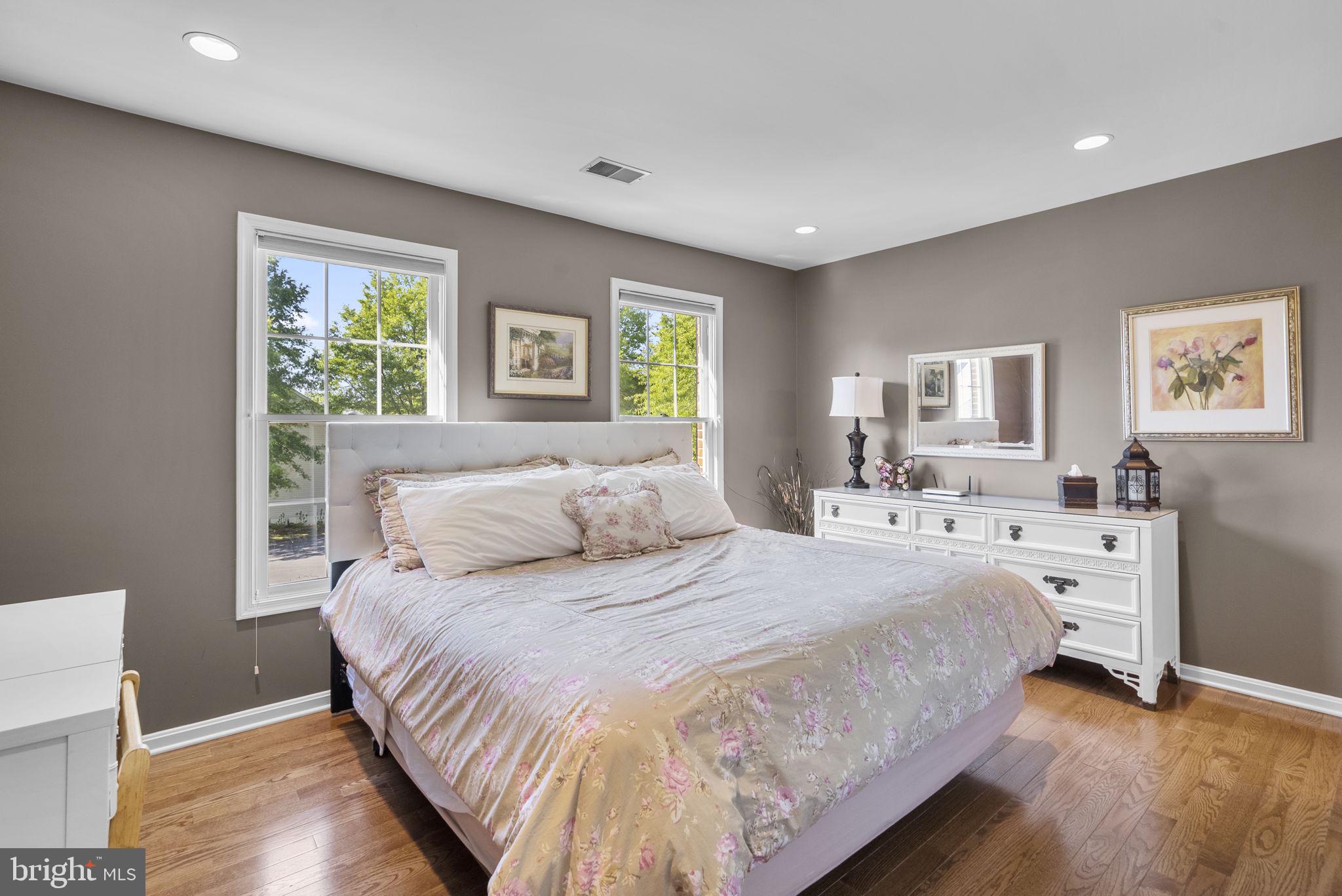 WILLOWS OF POTOMAC - Residential