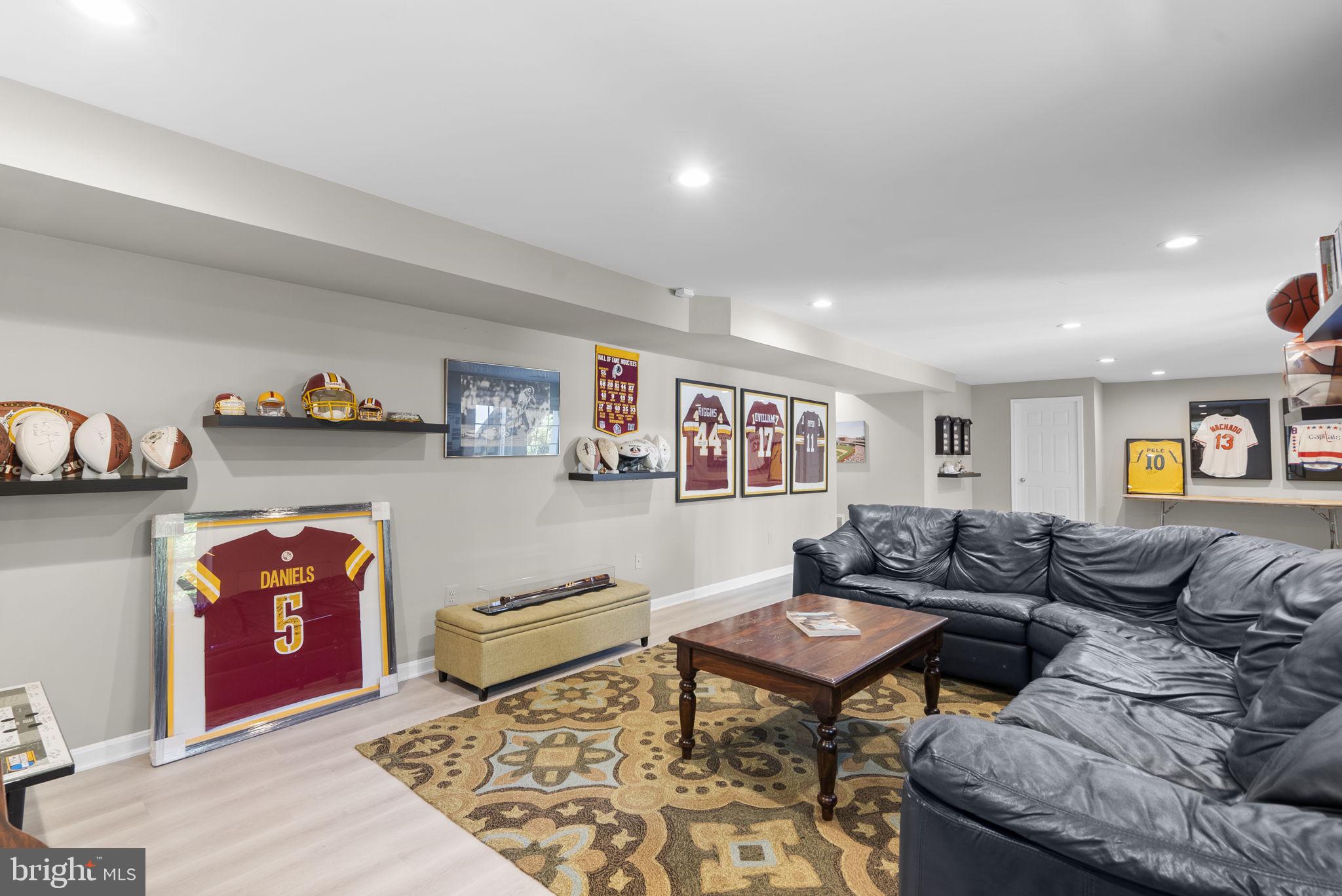 WILLOWS OF POTOMAC - Residential