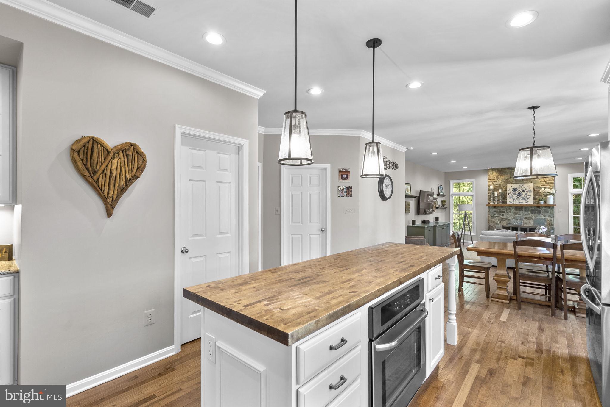 WILLOWS OF POTOMAC - Residential