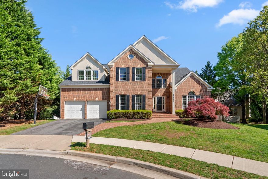 Modern means traditional in this fabulous WInchester Oxford model in the heart of the Willows of Potomac featuring a gracious two story foyer , sun-filled living room w/ vaulted ceiling open to formal dining room with views of the private back yard, Renovated chef inspired kitchen with butcher block center island, expansive family room with gas burning fireplace, private main level office, screened porch, custom deck and stamped concrete patio.
The second level enjoys a primary suite with sitting room, dual walk-in closets w/custom closet enhancers and adjoining spa inspired bathroom.  The walk-out lower level is perfect for entertaining with a large recreation room, home gym, second office, storage an unfinished game room.   
(Updates  include, Kitchen, upper level bathrooms, & HVAC)