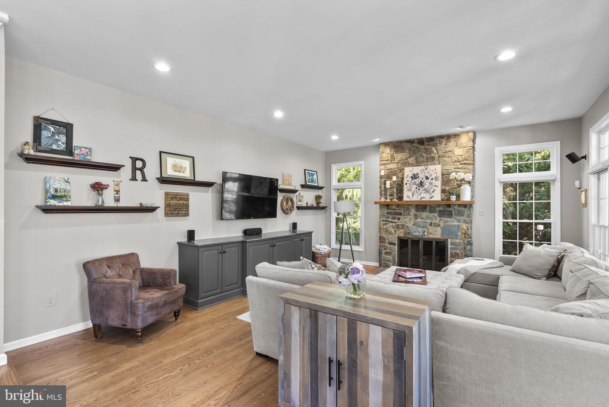 WILLOWS OF POTOMAC - Residential