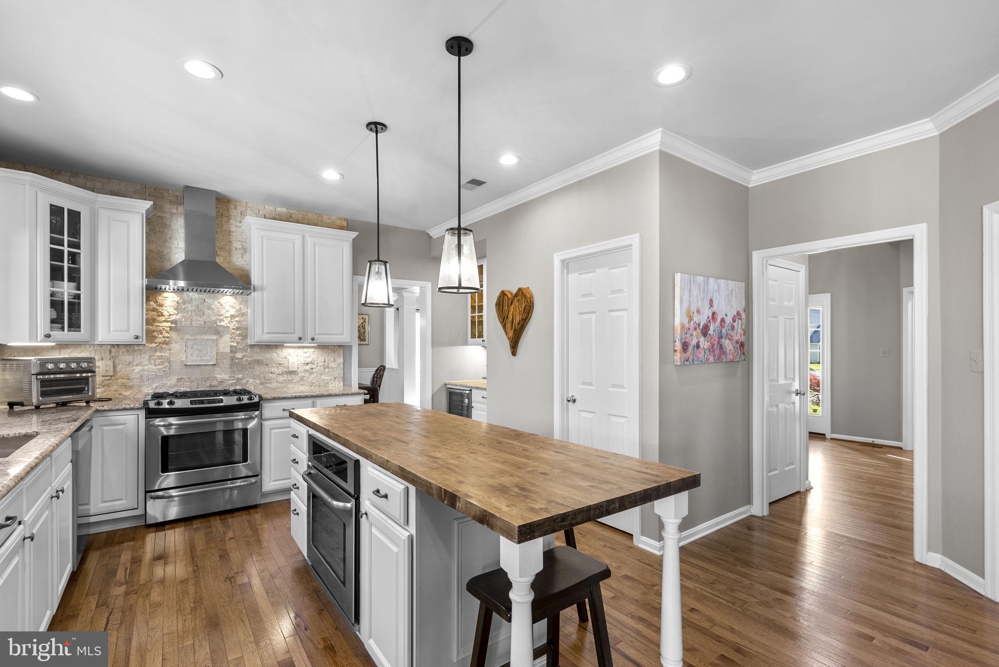 WILLOWS OF POTOMAC - Residential