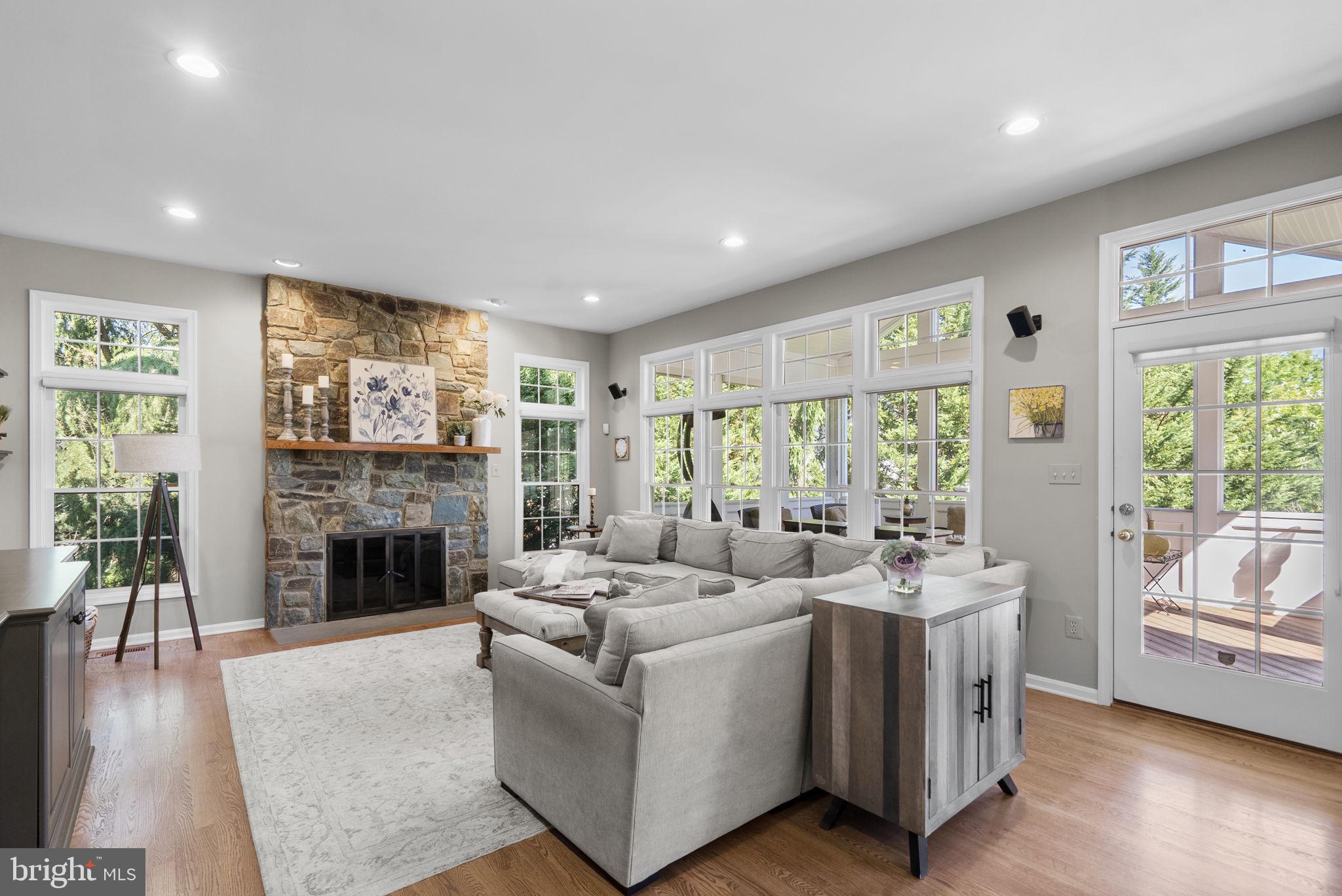 WILLOWS OF POTOMAC - Residential