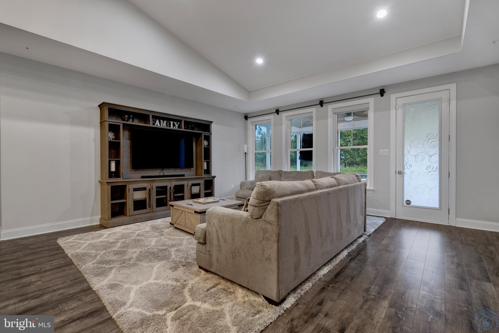 ARUNDEL FOREST - VILLAS - Residential