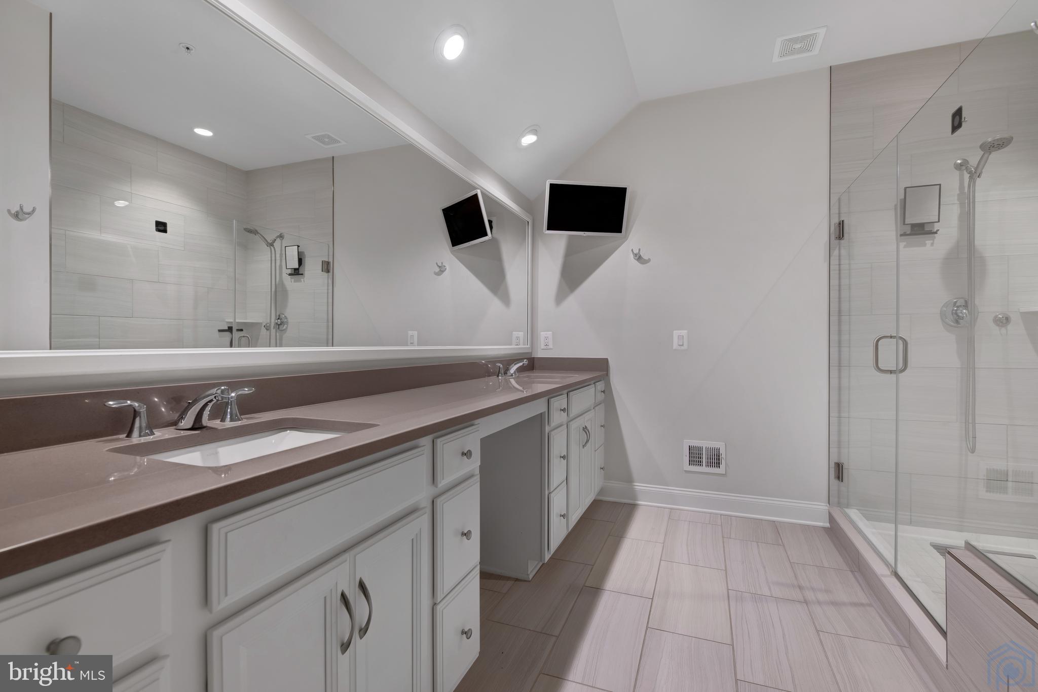 ARUNDEL FOREST - VILLAS - Residential