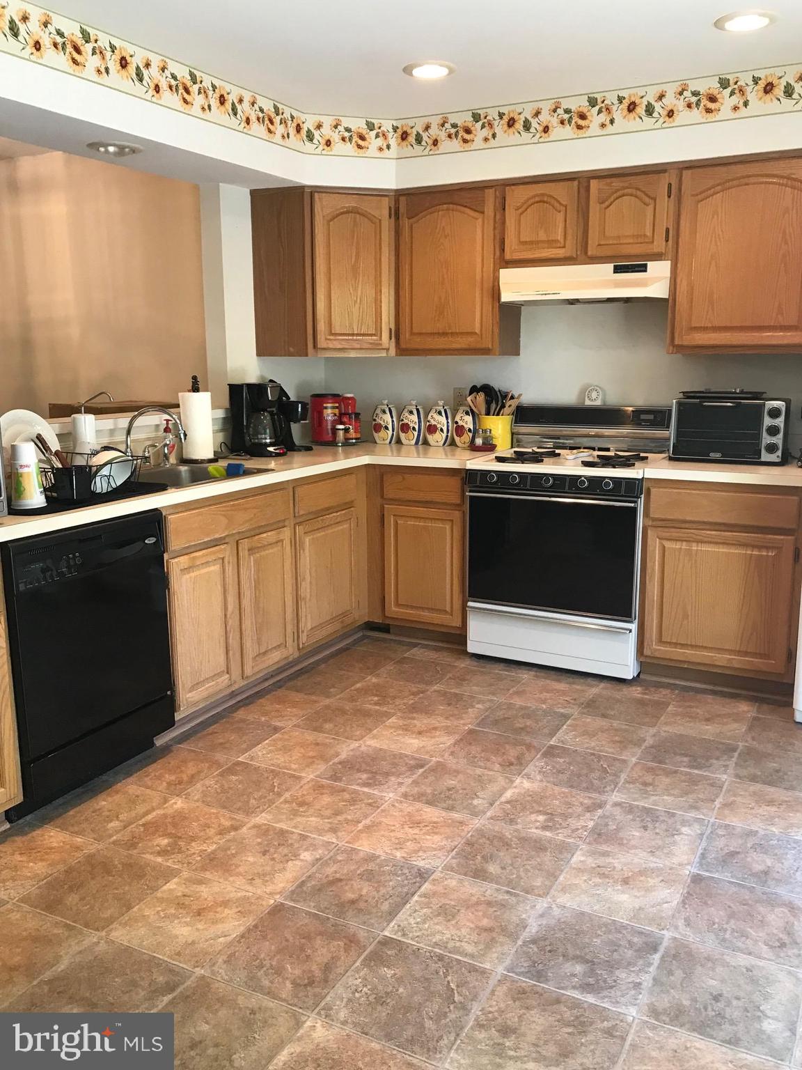 FLOWER HILL - Residential