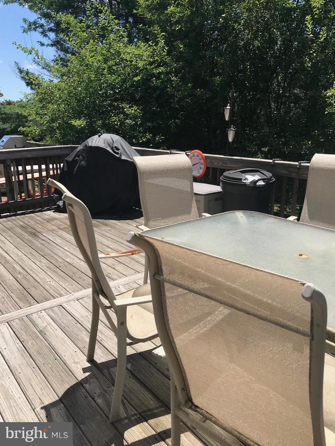 FLOWER HILL - Residential