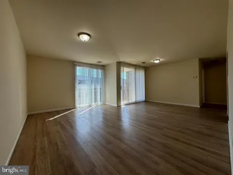 10206 Prince Place Unit 4-203, Upper Marlboro, MD MLS: MDPG2144152