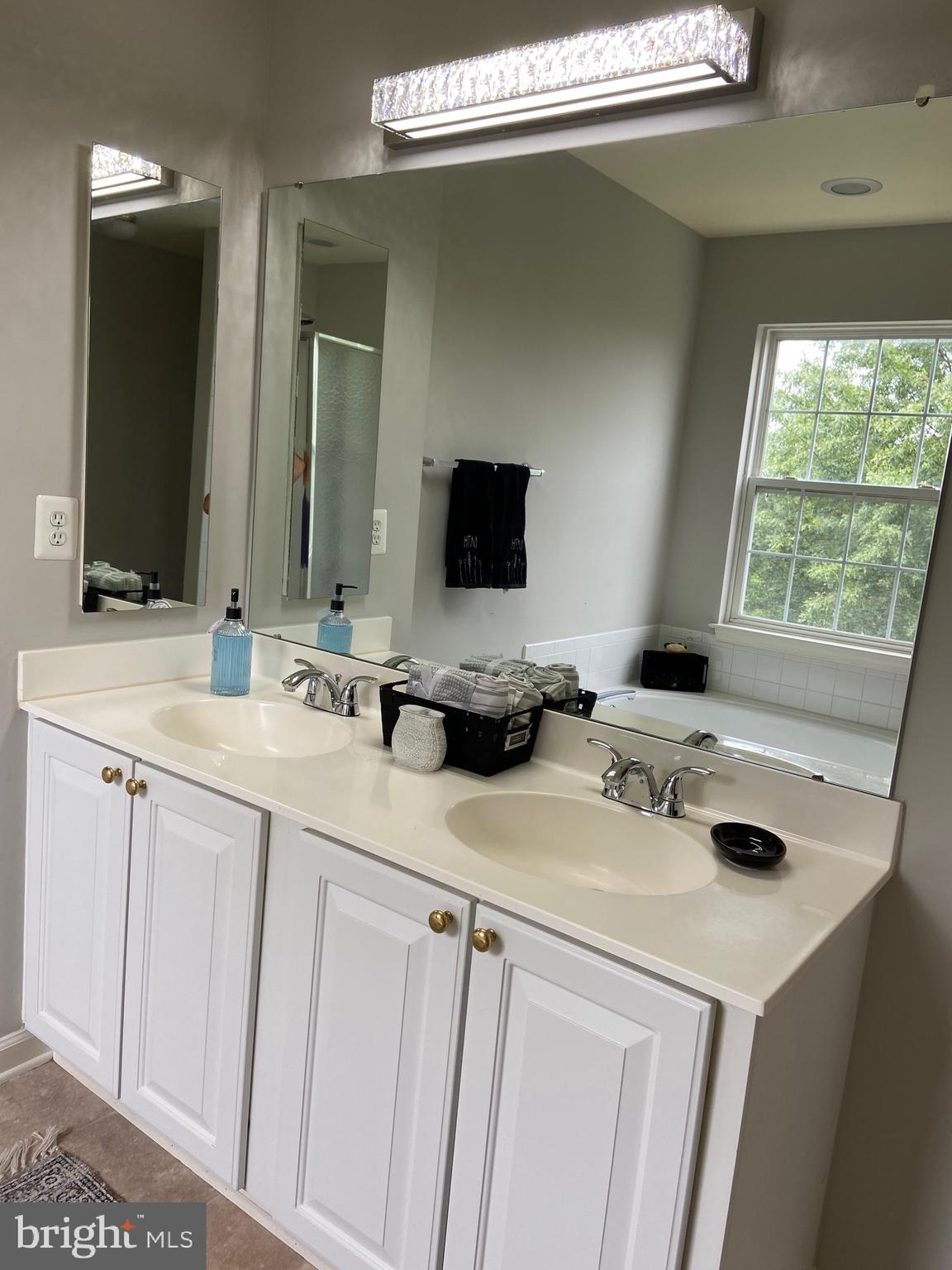 WELLESLEY - Residential