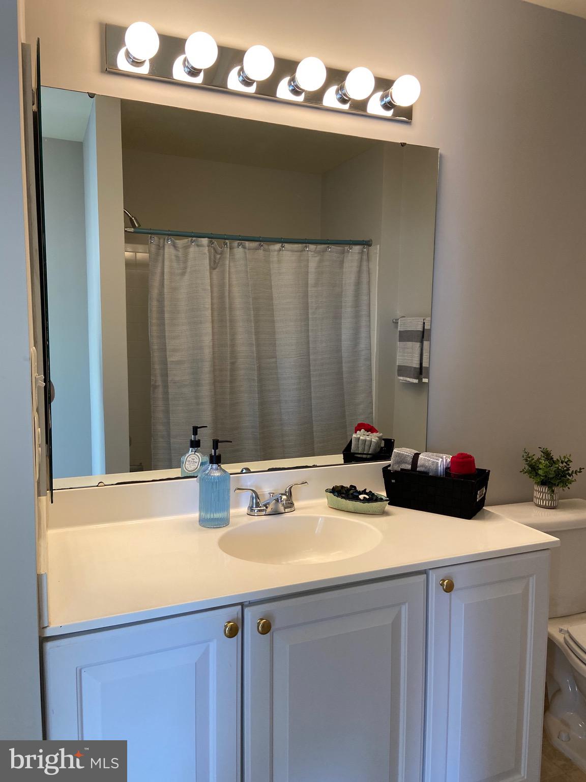 WELLESLEY - Residential