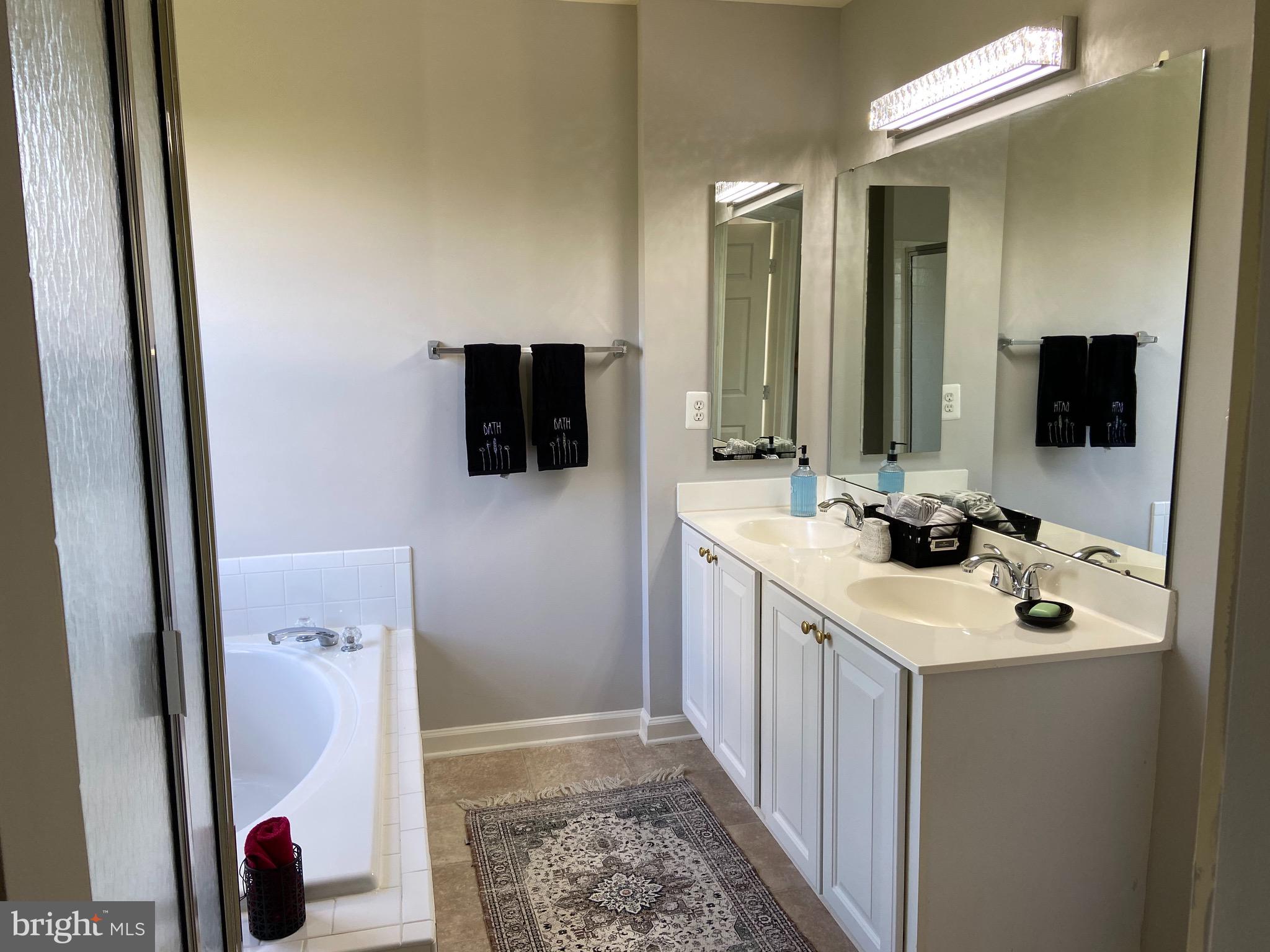 WELLESLEY - Residential