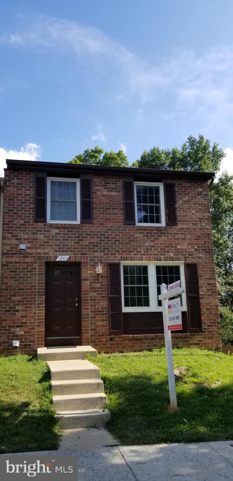 OAK SPRINGS - Residential