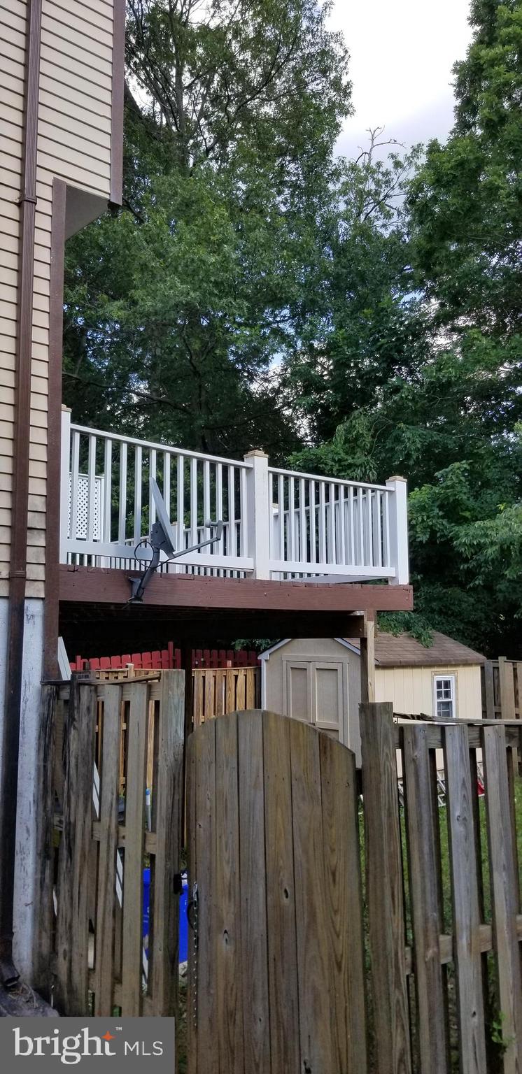 OAK SPRINGS - Residential