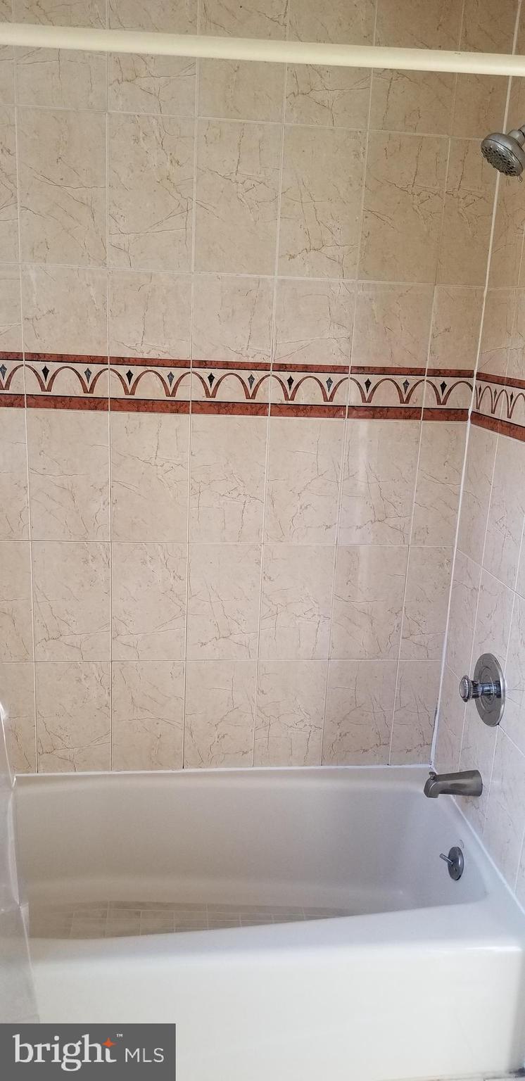 OAK SPRINGS - Residential