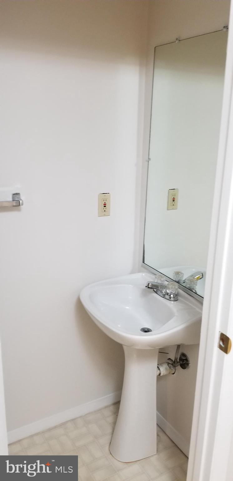 OAK SPRINGS - Residential