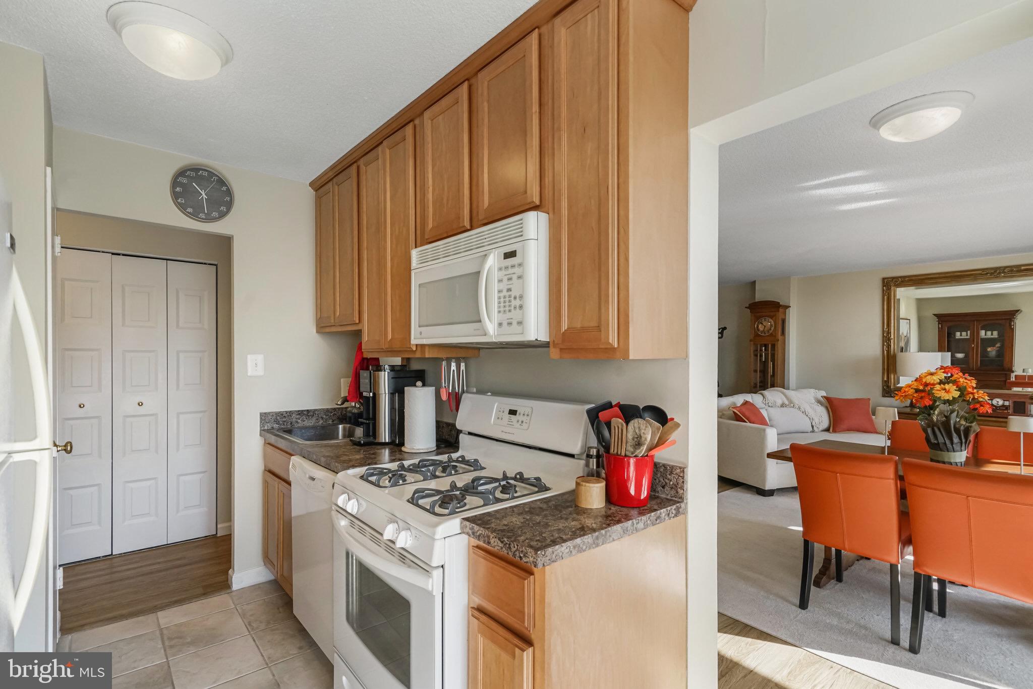 501 SLATERS LANE 714