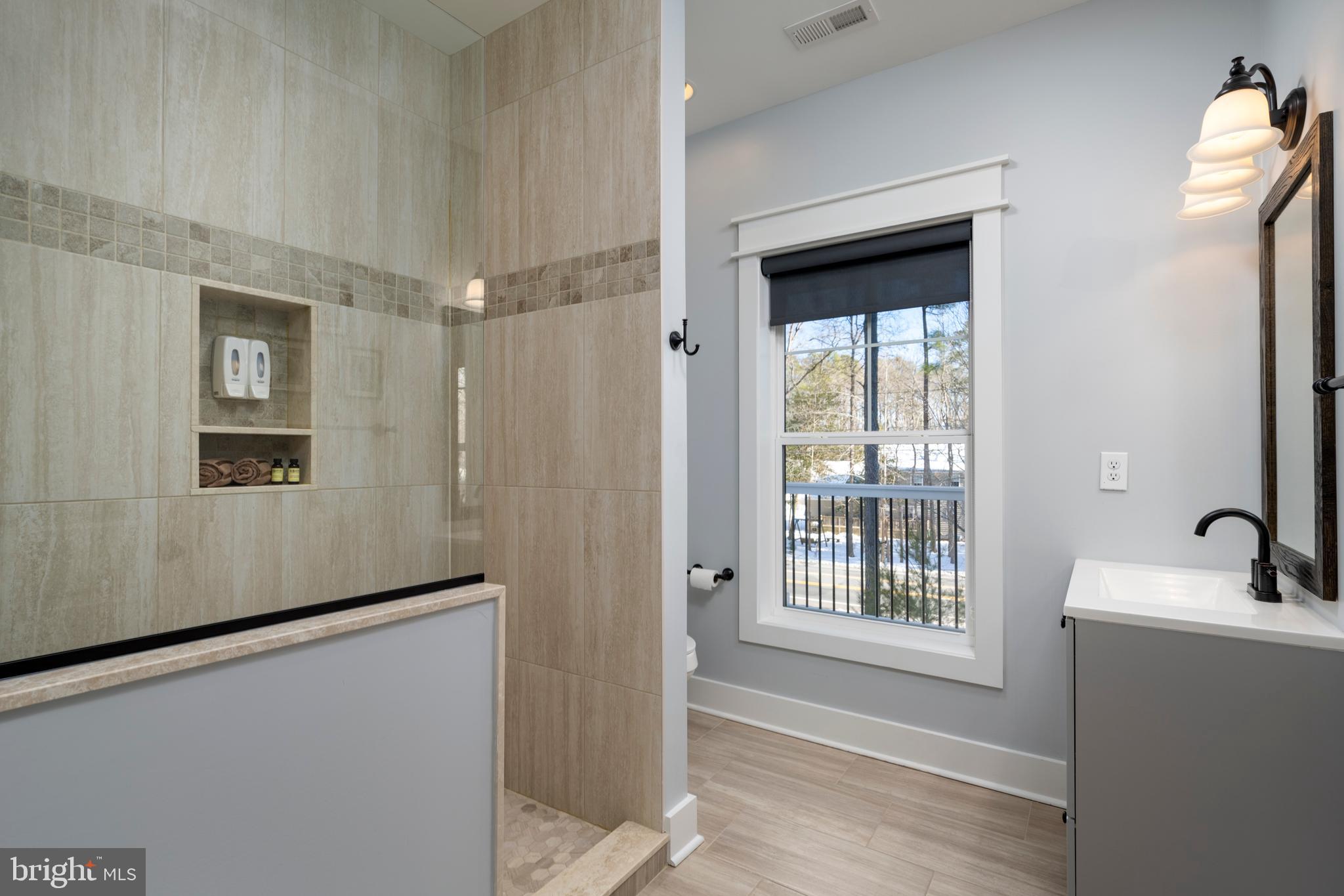 OAK CREST POND - Residential