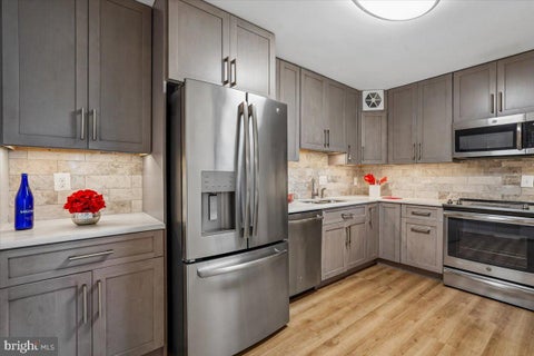Condo For Sale - 15101 Interlachen Drive #1<br/> Montgomery County, SILVER SPRING, MD 20906