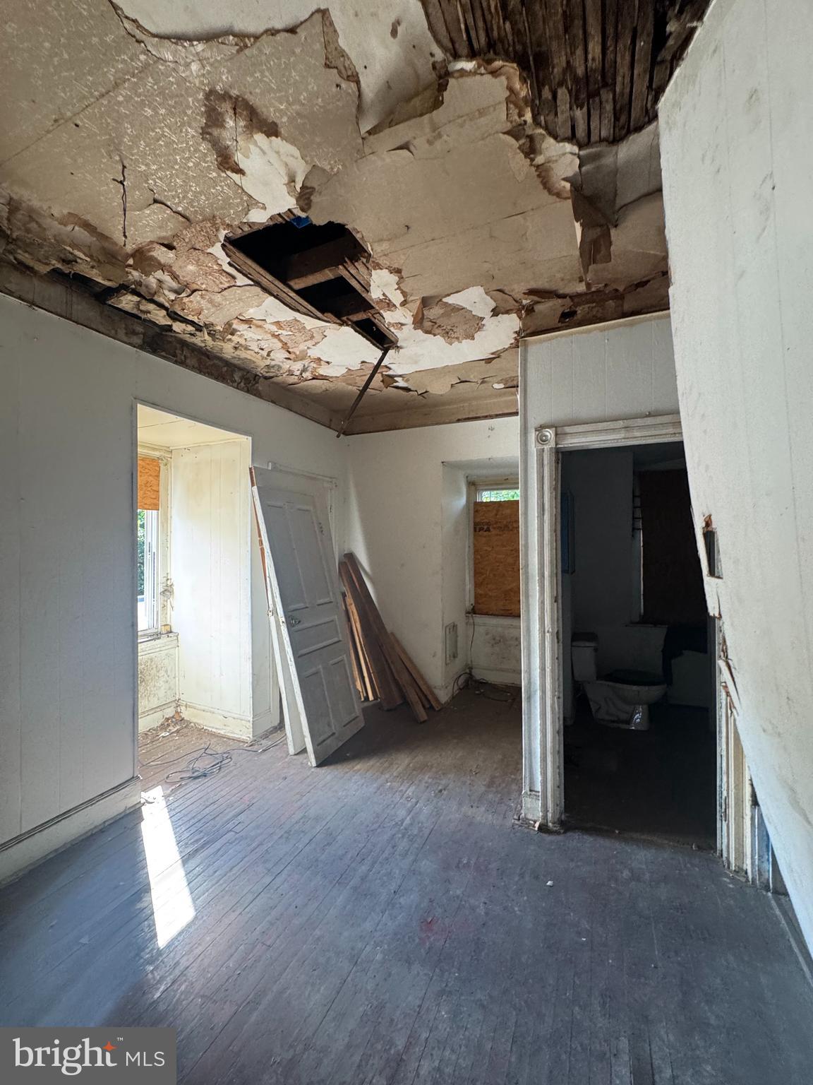 FRANKFORD - Commercial Sale