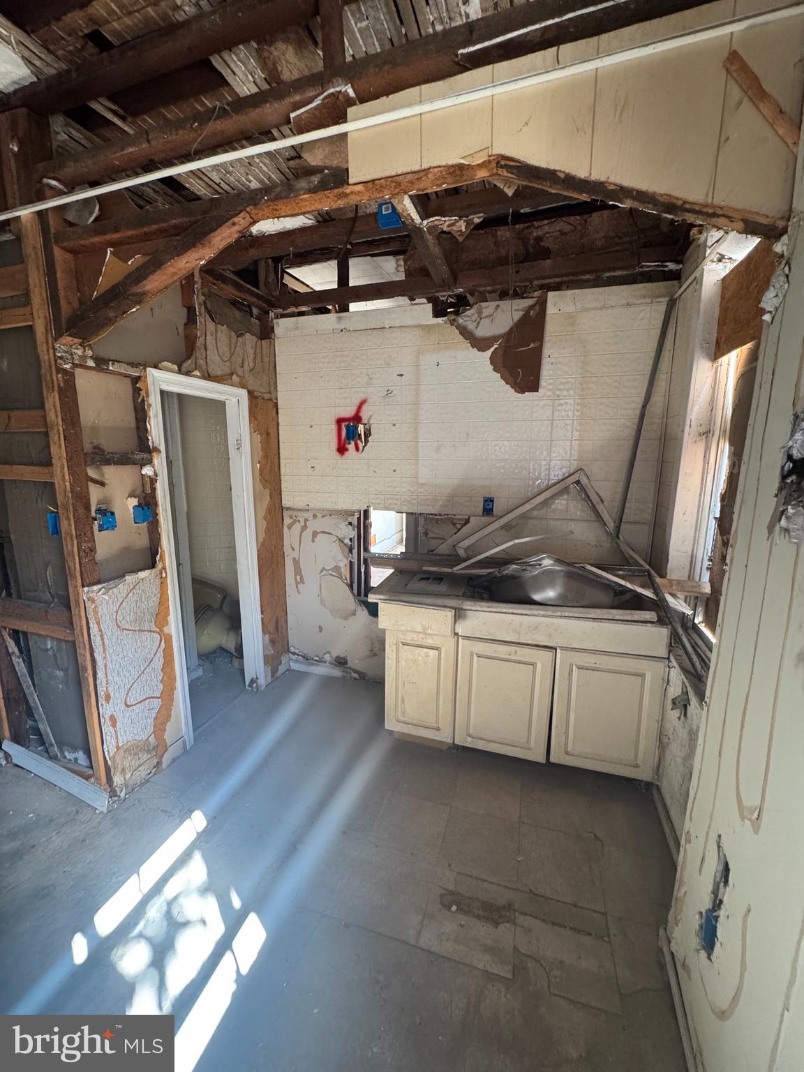 FRANKFORD - Commercial Sale