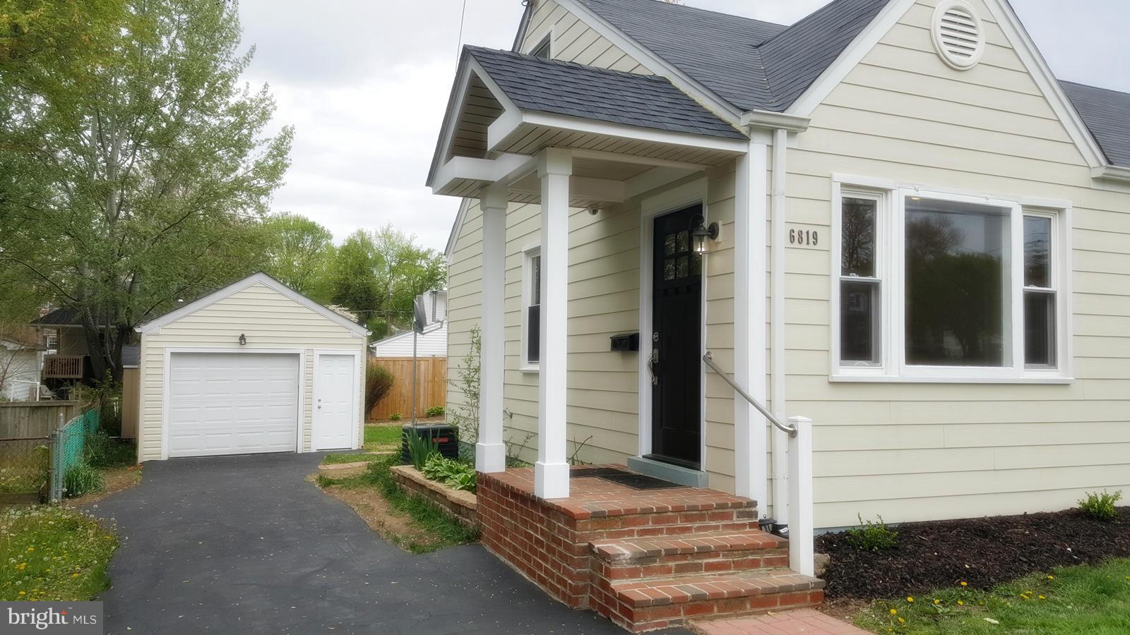 WEST LAWN - Residential