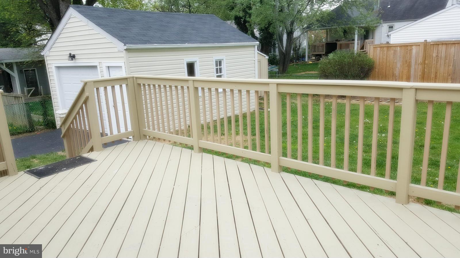 WEST LAWN - Residential