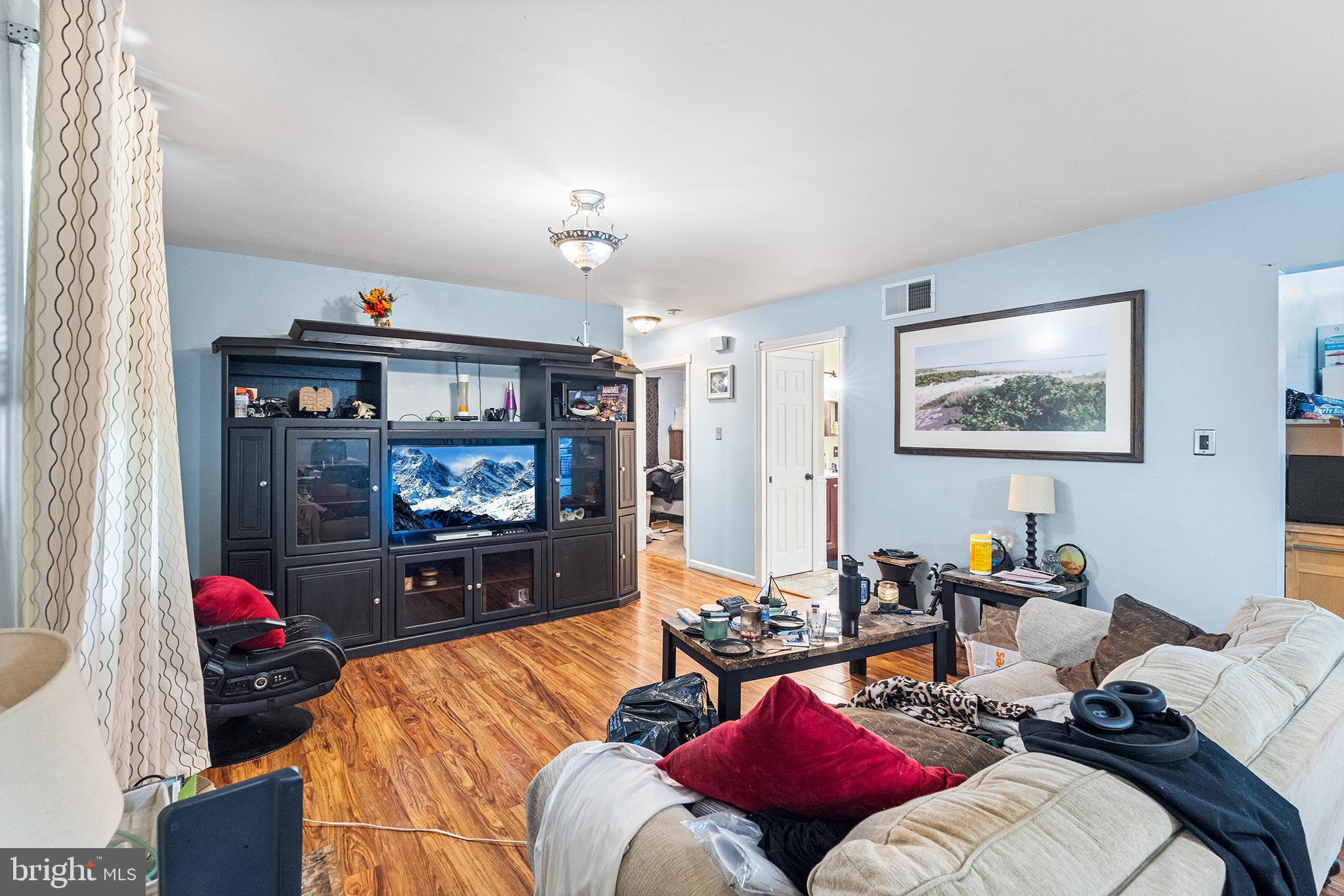 5 ROOSEVELT BOULEVARD
