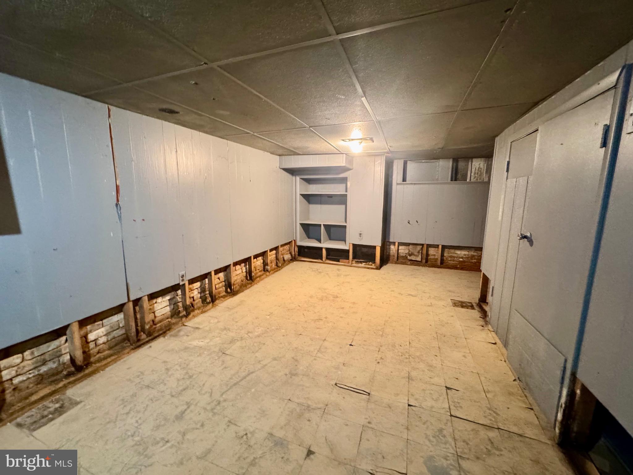 BROADWAY EAST - Residential