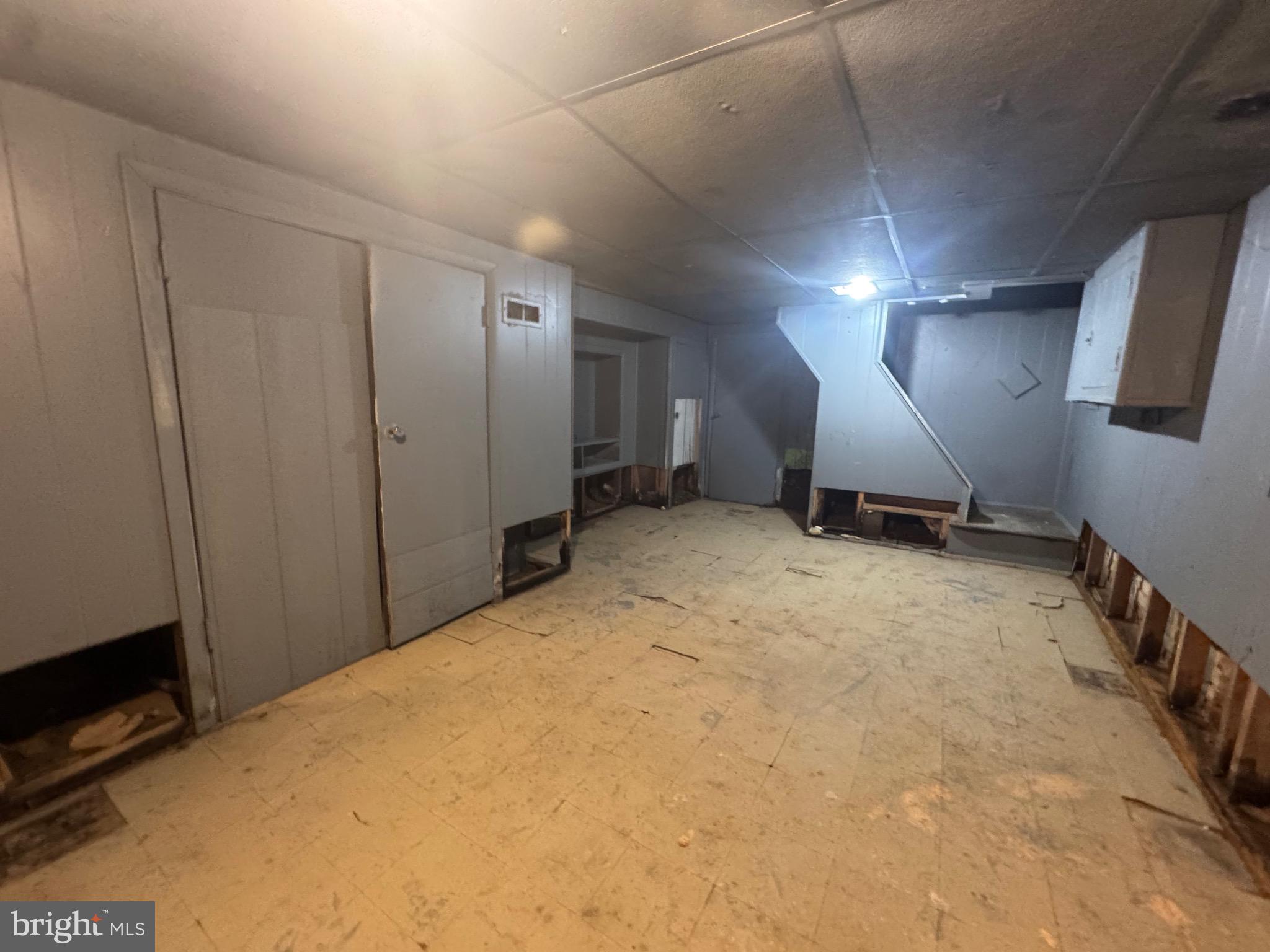 BROADWAY EAST - Residential