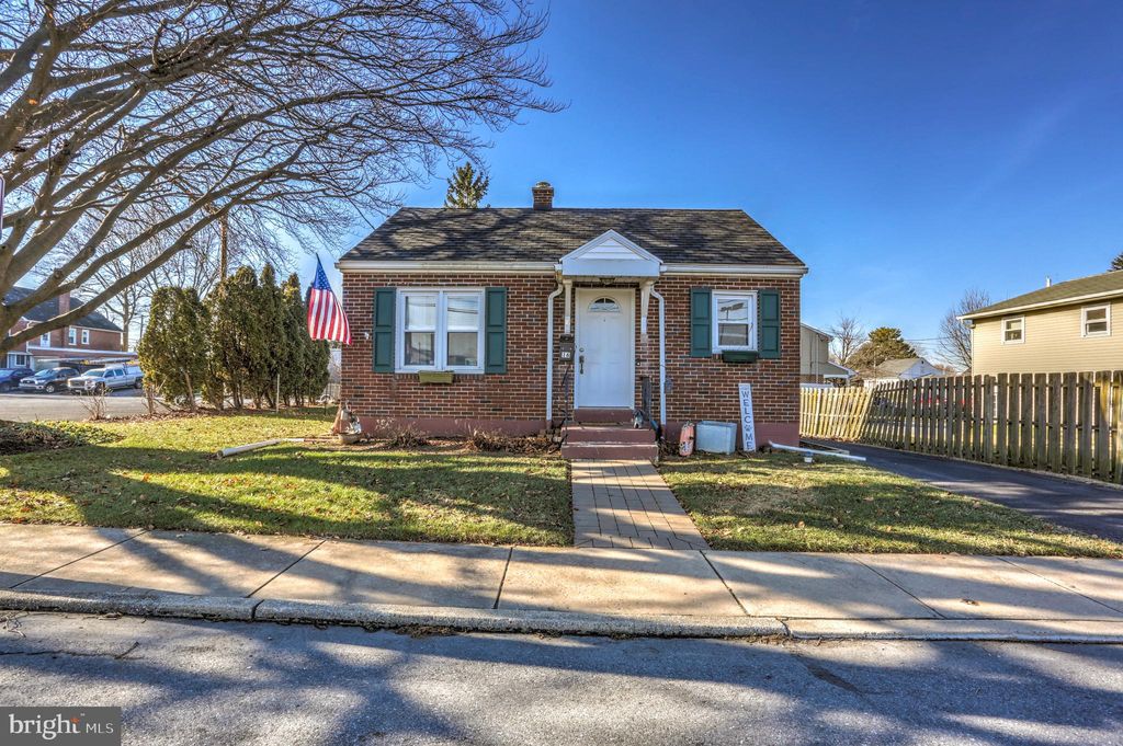 Photo of 16 N HOOVER AVE, NEW HOLLAND, PA 17557 (MLS # PALA2029164)