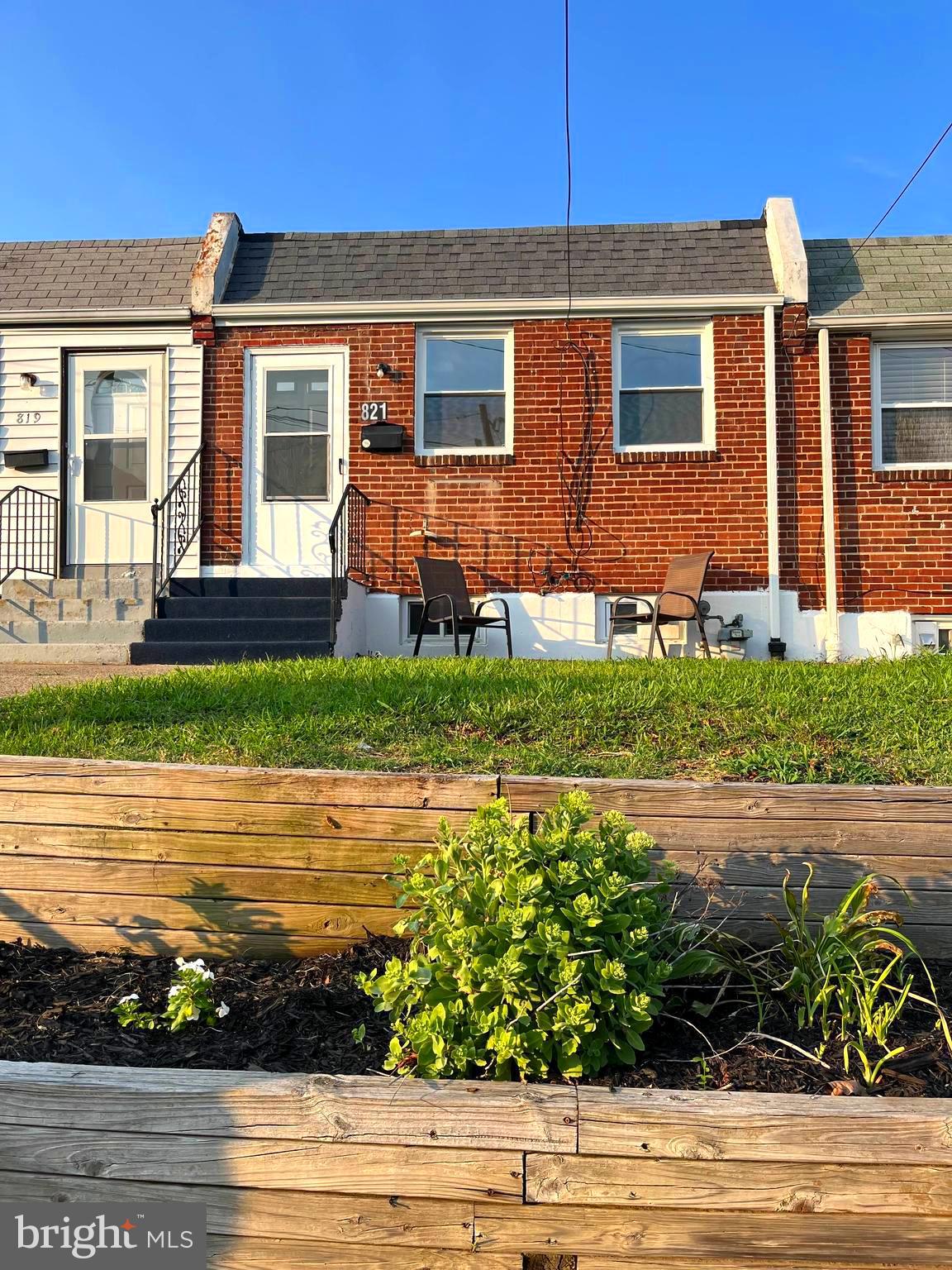 821 E TWENTY SEVENTH STREET