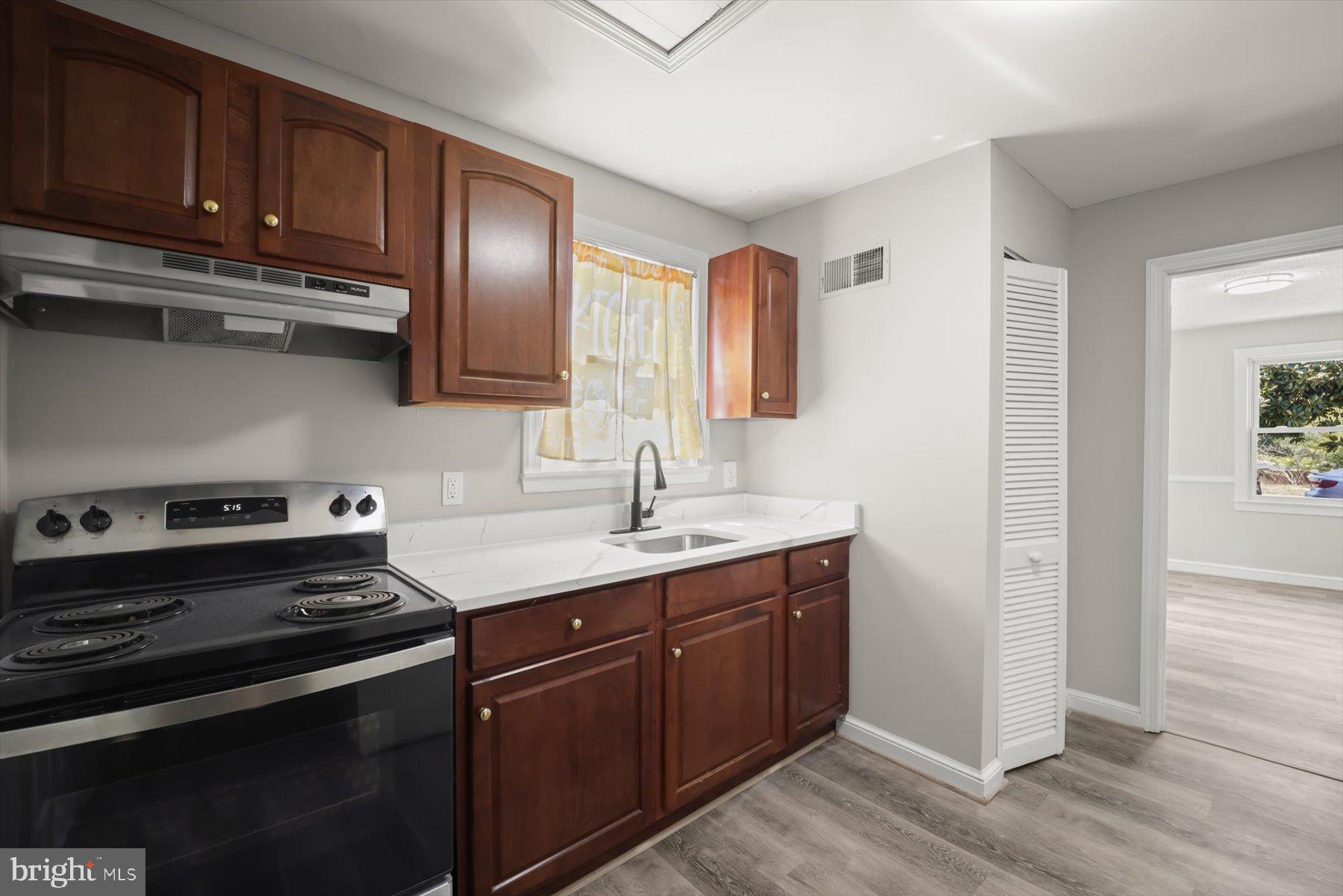 7520 BURGESS LANE
