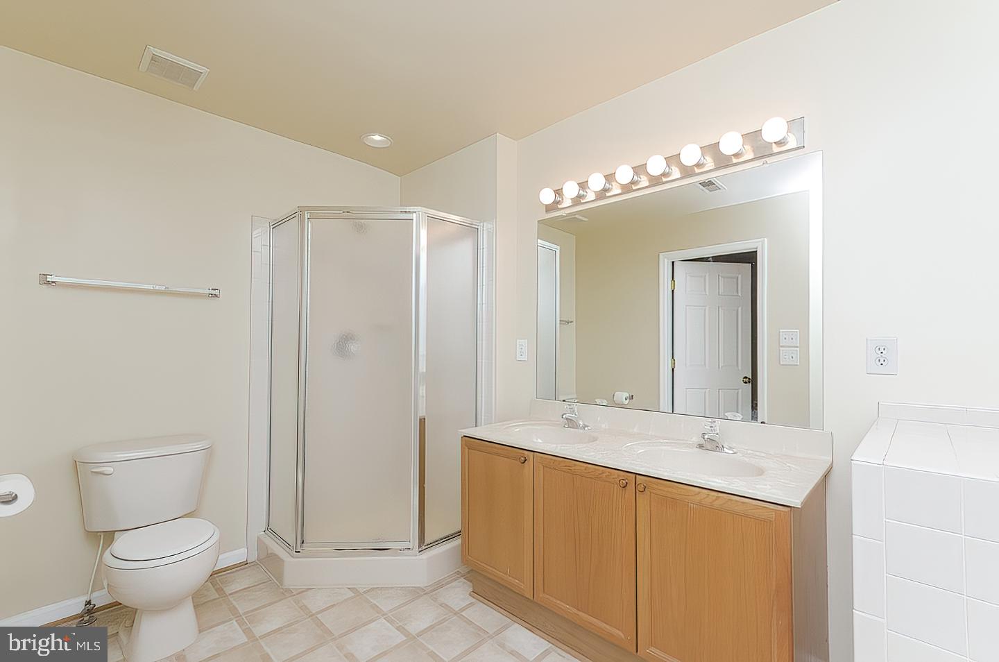 COUNTY GREEN - Residential