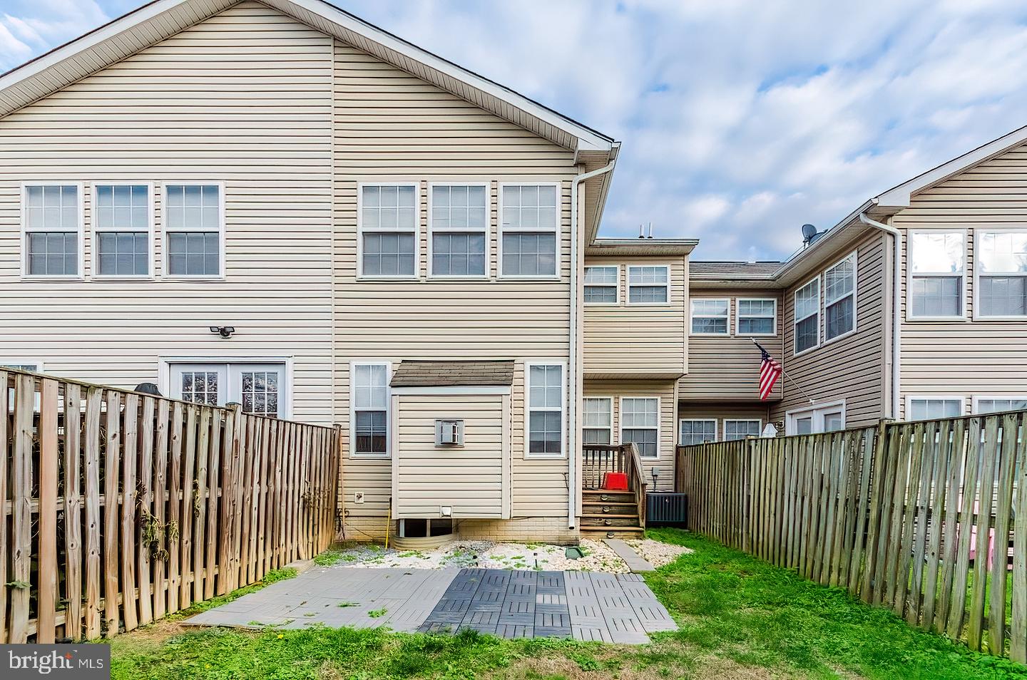 COUNTY GREEN - Residential