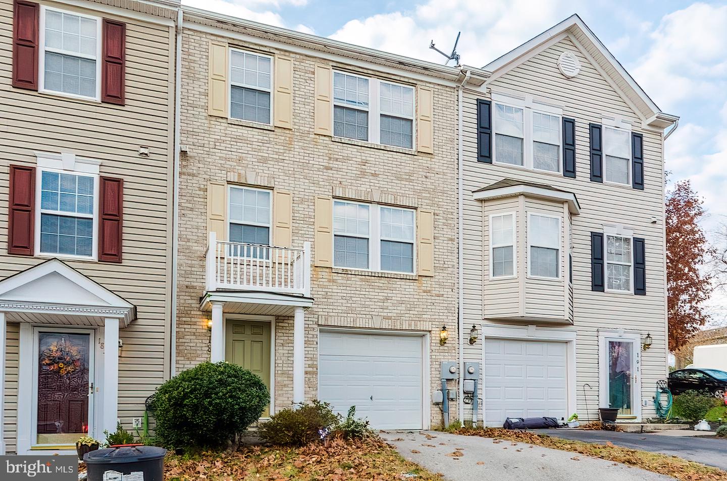 COUNTY GREEN - Residential