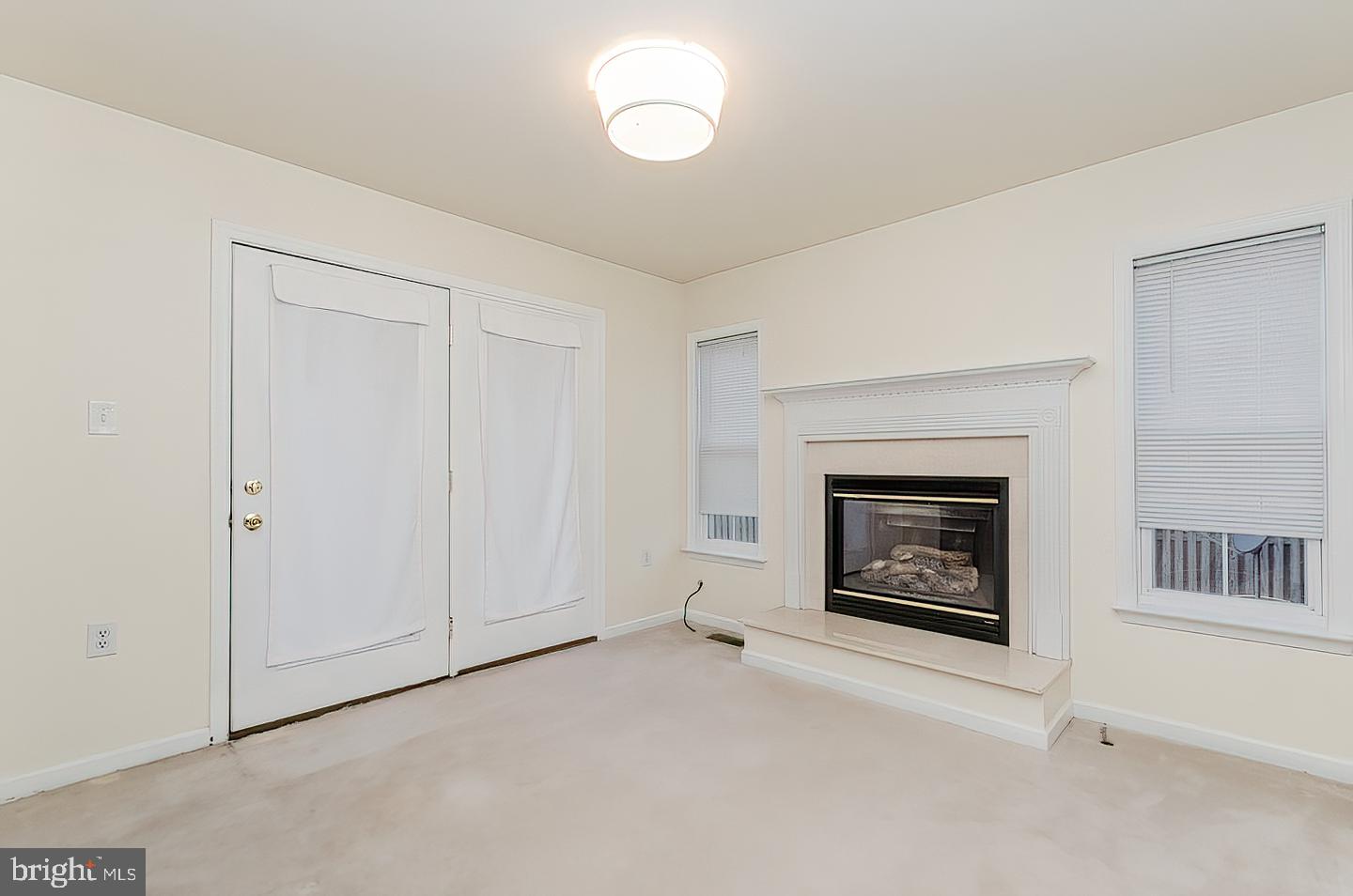 COUNTY GREEN - Residential