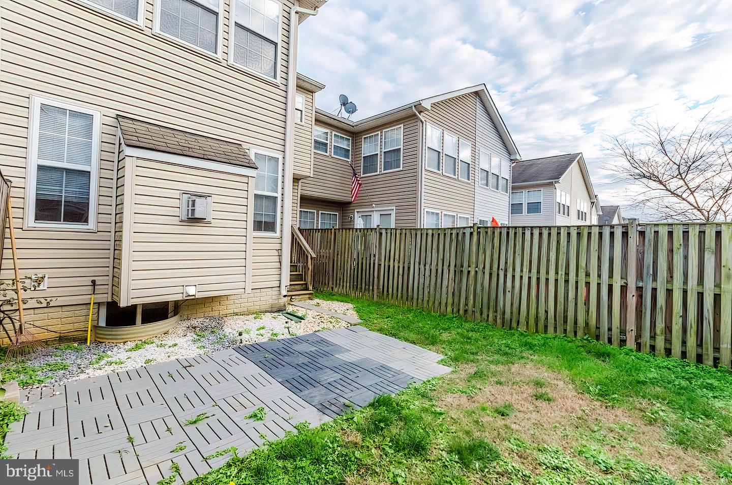 COUNTY GREEN - Residential